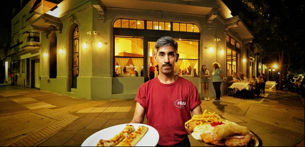 En Chacarita, nuevo bodegón siempre lleno por sus platos clásicos de calidad: tortilla cremosa y suprema Maryland para compartir