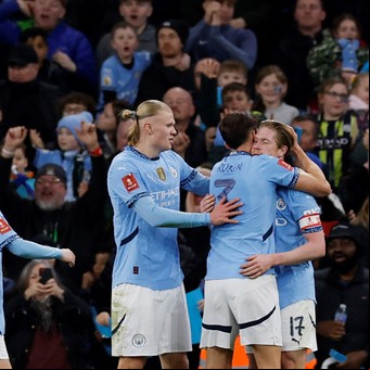 Manchester City se salvó del papelón en la FA Cup: remontó ante un equipo de Segunda División y puede haber clásico con el United