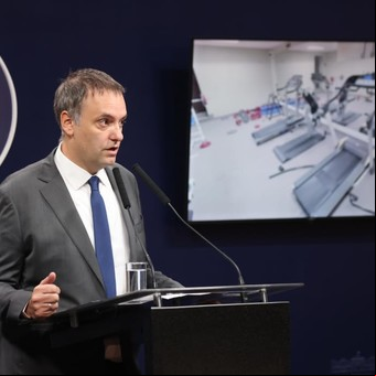 Tras el anuncio de los aranceles, el Gobierno dice que Argentina "salió beneficiada" y defendió la medida de Trump