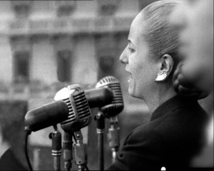 En 1947 Eva Perón impulsó y consiguió la sanción de la Ley de sufragio femenino. Foto: Clarín.