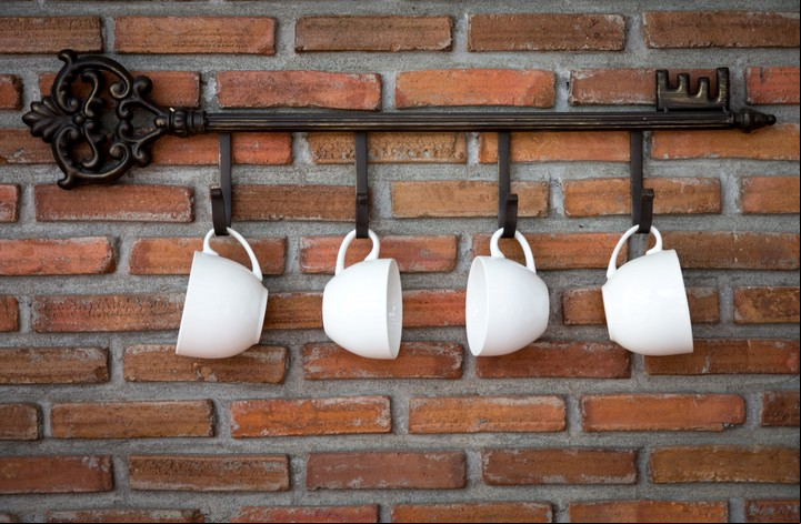 Aprovechamiento del espacio: ideal para armarios pequeños y para evitar el desorden. Foto: Freepik.