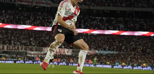 En un Monumental que pasó de los silbidos a los aplausos, Colidio tuvo su revancha y le dio la victoria a River frente a Atlético Tucumán