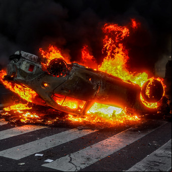Graves incidentes frente al Congreso, EN VIVO: fuertes cruces y cuestionamientos tras los enfrentamientos de barras y militantes con la Policía