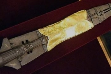 El Vaticano mostró al público la lanza que atravesó a Jesús