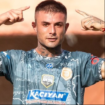 Copa Argentina: Deportivo Armenio juega ante Talleres con la camiseta que es sensación en la Primera B, dedicada a su tierra ancestral