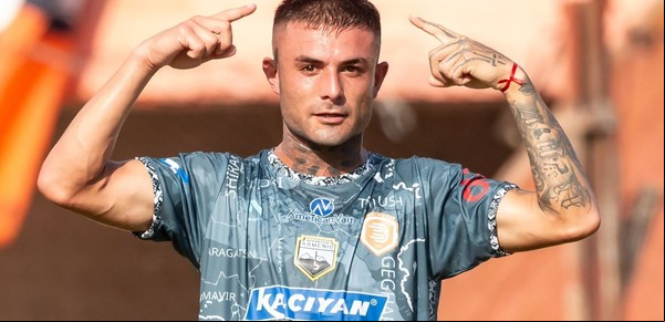 Copa Argentina: Deportivo Armenio juega ante Talleres con la camiseta que es sensación en la Primera B, dedicada a su tierra ancestral