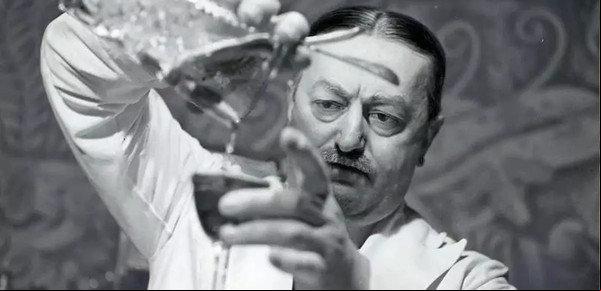 ¿Era judío el barman que les servía los cócteles a los nazis en el Ritz de París?