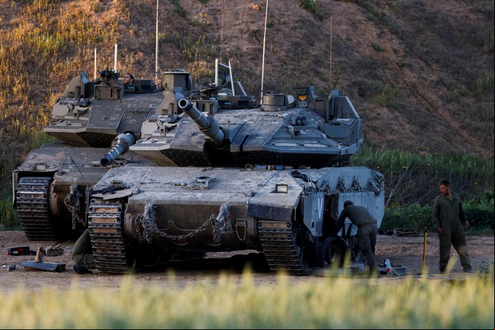 Tanques israelíes, en la frontera con Gaza, este miércoles. Foto: REUTERS