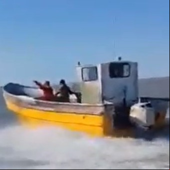 La Armada uruguaya persiguió a más de diez barcos que arrojaban bultos al Río de la Plata: escaparon hacia aguas argentinas 