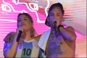 Wanda Nara y L-Gante, otra vez juntos en un show en Paraguay: el blooper de la mediática sobre el escenario
