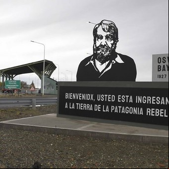 Tras la polémica, el gobierno de Santa Cruz reconstruirá y reubicará el monumento a Osvaldo Bayer que destruyó Vialidad