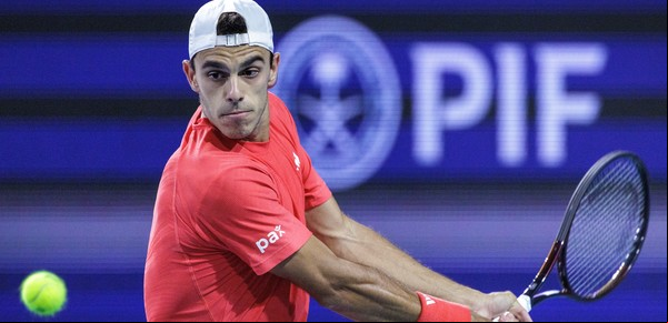 Fran Cerúndolo no aflojó tras la tormenta y completó la paliza a Ruud para meterse en los cuartos de final del Masters 1000 de Miami