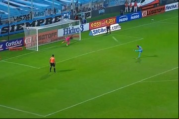 Copa Argentina: el insólito penal a las nubes de un jugador de Gimnasia de Jujuy que selló la eliminación con San Martín de San Juan