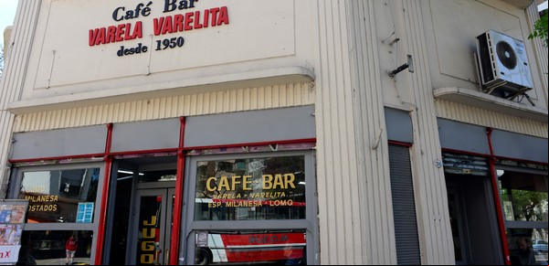 Derivas de escritores en bares porteños