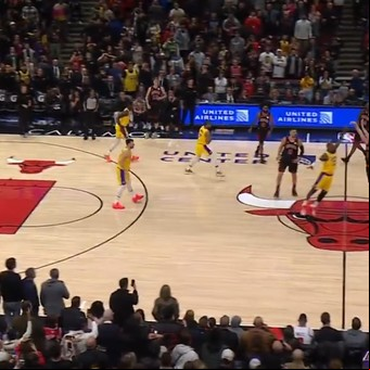 Final electrizante en la NBA: Chicago le ganó a los Lakers con 12,6 segundos de película, error de LeBron James y tres triples, incluido uno desde media cancha