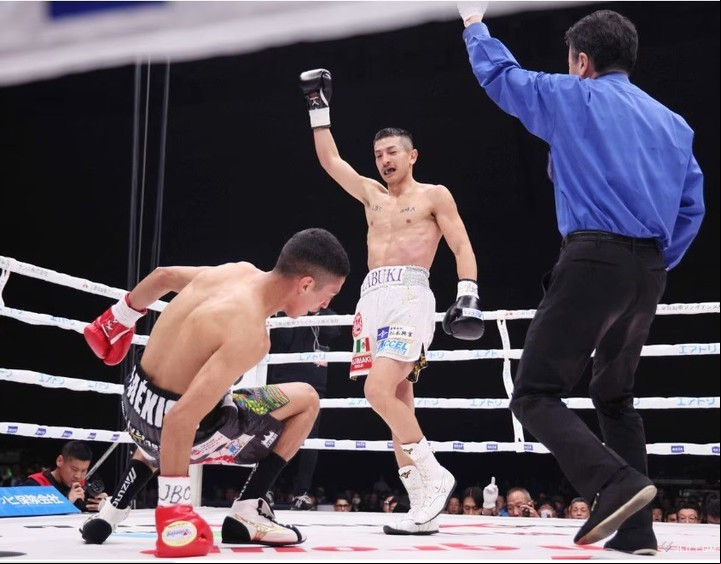 Masamichi Yabuki derribó tres veces al mexicano Ángel Ayala.