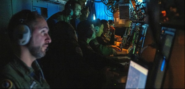 El ajetreado trabajo de un avión de la OTAN: seguir (y esquivar) a Rusia en el Mar Báltico