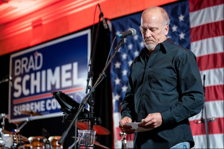 Brad Schimel acepta su derrota. Foto: AP