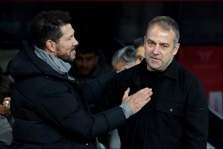 Los equipos de Diego Simeone y Hansi Flick se enfrentarán por cuarta vez en la temporada. Foto: Nacho Doce / Reuters.