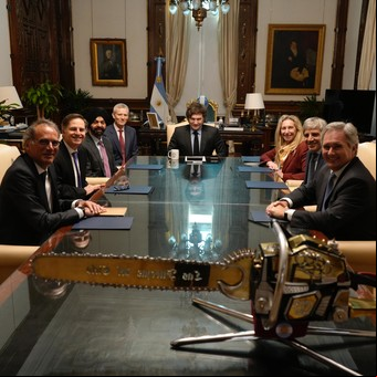 El titular del Banco Mundial se reunió con Milei y dijo que prepara un paquete de apoyo "significativo"