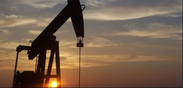 Manzano e YPF cierran la refinería de Refinor por la caída de producción en el norte del país