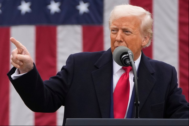 Donald Trump anuncia aranceles recíprocos a las importaciones. Foto AP /Mark Schiefelbein