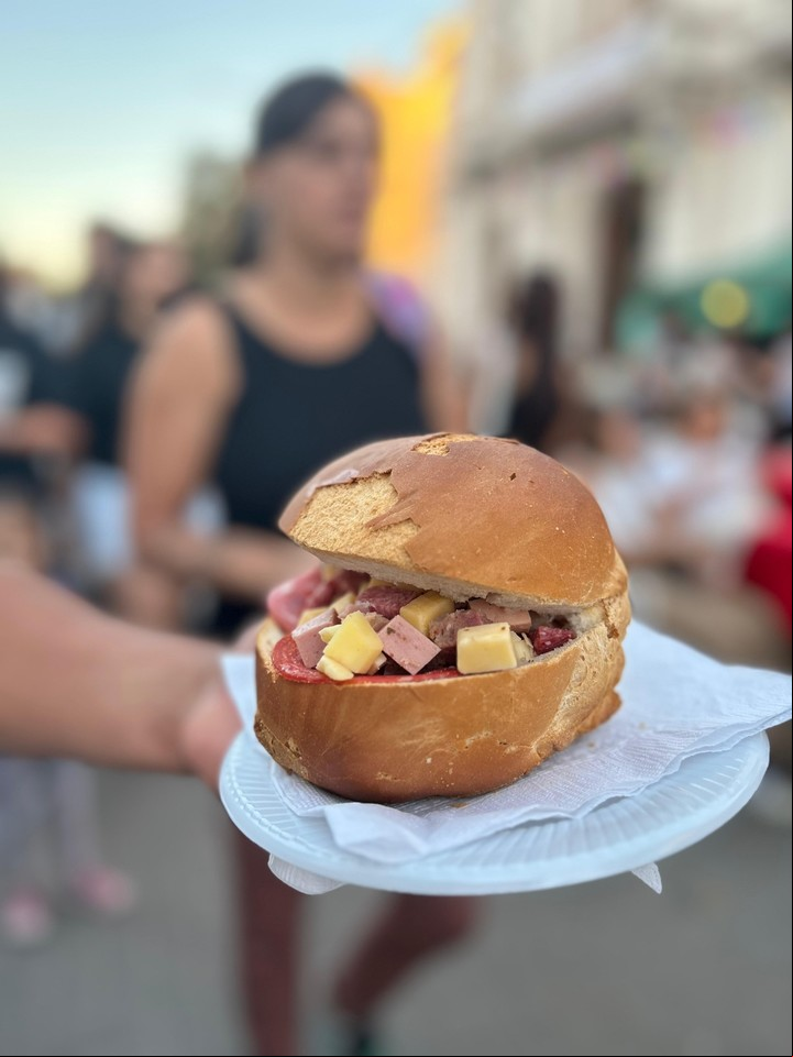 La galleta puede tener distintos rellenos. Foto Turismo Saladillo