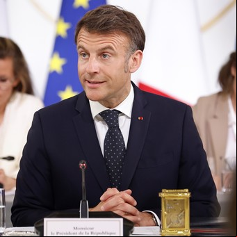 Francia: los aranceles de Trump son una "decisión brutal e infundada", dice Macron y urge a las empresas a suspender sus inversiones en Estados Unidos