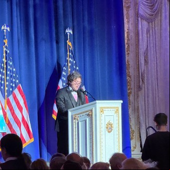 Javier Milei y sus medidas, EN VIVO: el Presidente como “un rockstar total” y los detalles de la cena en la residencia de Donald Trump en Estados Unidos