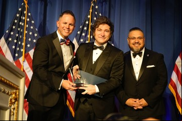 El organizador de la gala en Mar-a-Lago aseguró que Milei no vio a Trump porque "optó por abandonar el evento"