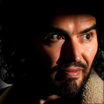Russell Brand se defiende de las acusaciones de violación: “Fui drogadicto y adicto al sexo, pero nunca un violador”