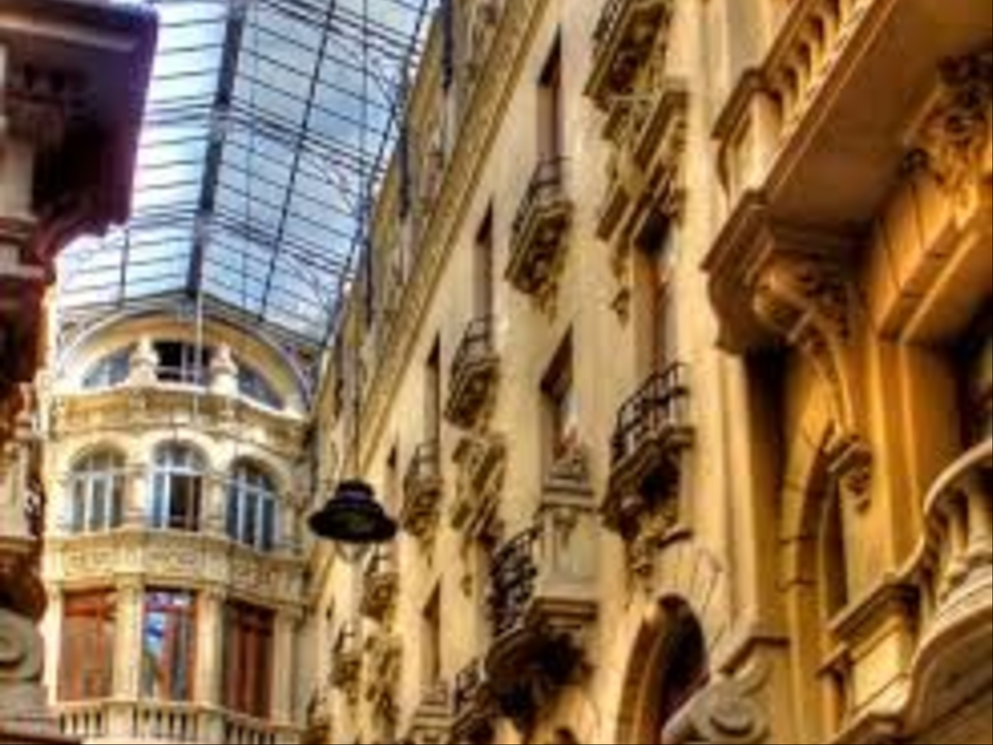 El pasaje más lindo de España está en Albacete y cumple 100 años. Pasaje Lodares. Calle Mayor de Albacete./ Imagen del Centro Cultural Castilla-La Mancha.