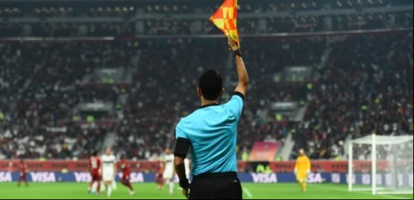 Cumplió 100 años "la regla que cambió el mundo del fútbol"