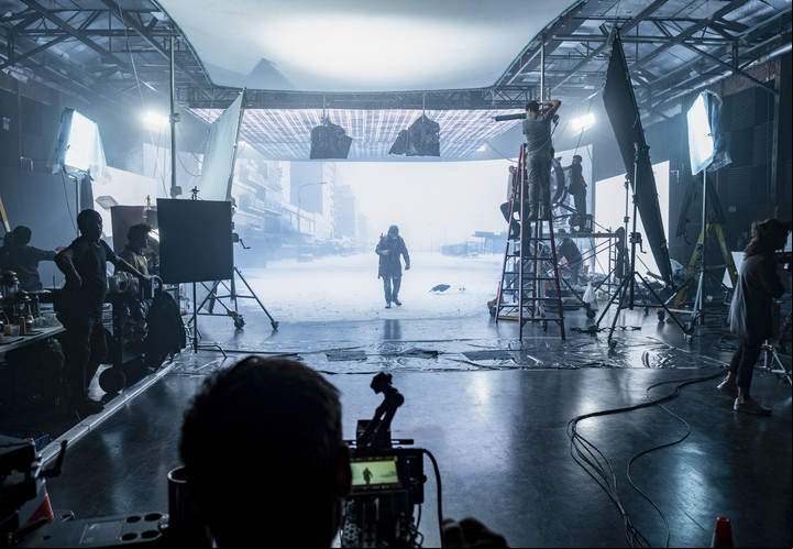 La técnica de Virtual Production permitió combinar escenarios reales con otros creados digitalmente. Foto: Archivo Clarín.
