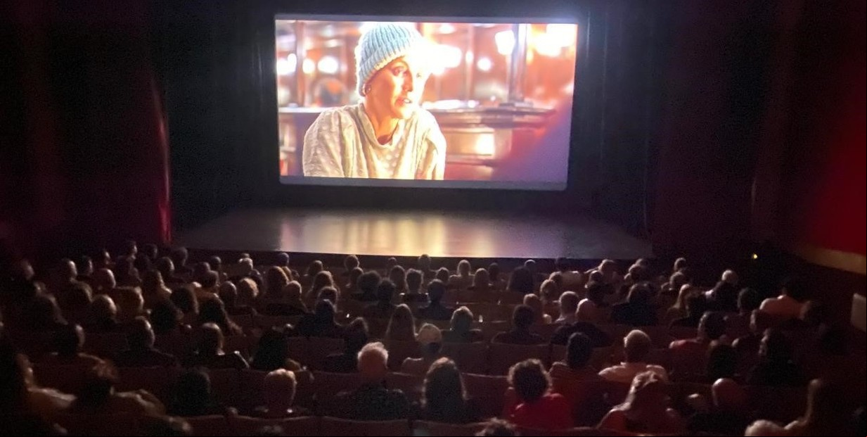 Con una película sobre las Malvinas, en los estudios Lumiton invitaron a la gente a volver al cine 