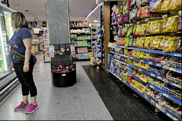 Crece la pelea entre supermercados y negocios de barrio por quién ofrece los mejores precios y descuentos