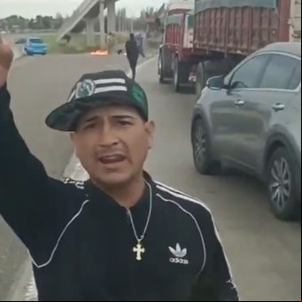 Piquete y apriete a conductores en el Triángulo de Bernal: "Dame una monedita, 200 pesos o no te dejo pasar"
