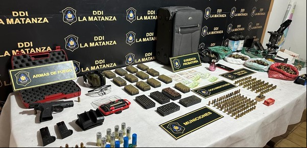 Eran buscados por una entradera y descubrieron que fabricaban balas para bandas narco