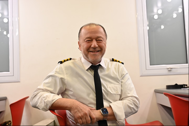 La hazaña de Enrique Piñeyro empezó en el Aeropuerto Internacional de Incheon y terminó directamente en Ezeiza. Foto: German Garcia Adrasti - Clarín.