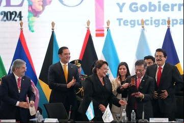 Para evitar criticar a Trump, el Gobierno no apoyó la declaración de la cumbre de la Celac y se quedó sin apoyo final por  Malvinas