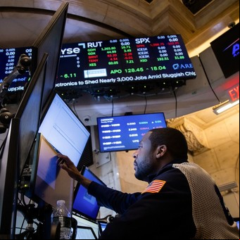 Trump subió aún más los aranceles a China a 145% y Wall Street cayó entre un 2,5 y un 4,3 por ciento