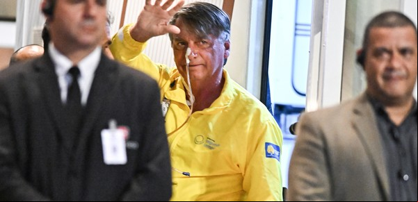 Brasil: operaron a Jair Bolsonaro por secuelas del ataque sufrido en 2018 y tuvo que suspender su campaña