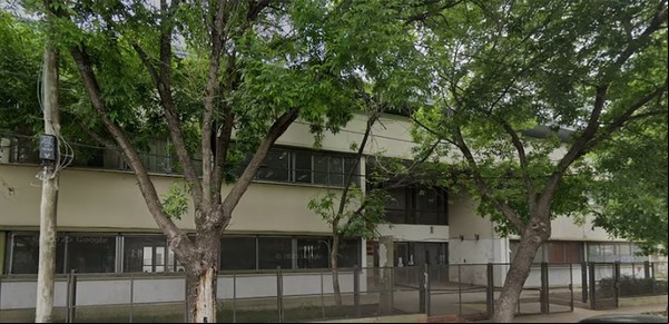 Tensión en un colegio de Florencio Varela: una alumna llevó un arma con 150 municiones e investigan si planeaba un ataque