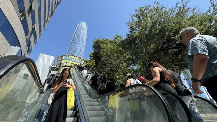 El Mall Costanera Center Shopping, uno de los centros de atracción para los argentinos que viajan a Santiago. Foto: Ariel Grinberg