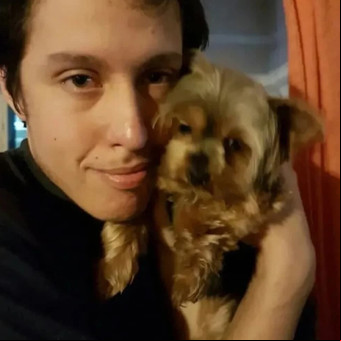 Acusaron a un joven con discapacidad de torturar animales y un grupo de vecinos casi le quema la casa: era todo broma de un hater