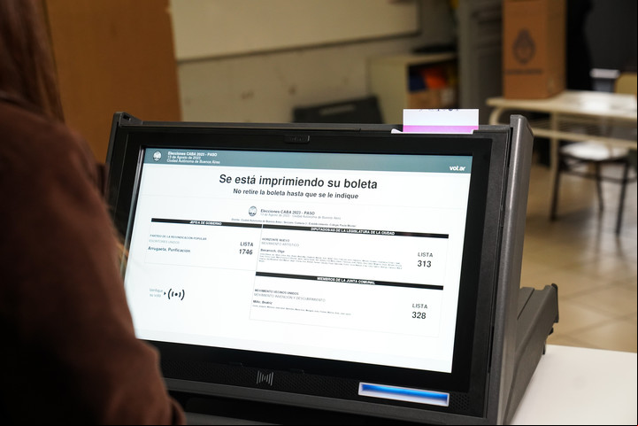 Sistema de Boleta Única Electrónica. Foto Maxi Failla - urna urnas voto electronico votacion