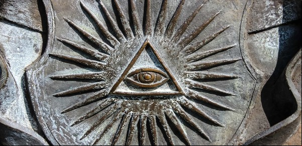El misterio detrás del Ojo de la Providencia en iglesias: ¿por qué aparece en algunas construcciones?