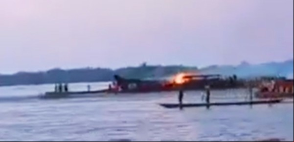 Naufragio trágico en el río Congo: se incendió un barco y murieron 50 personas