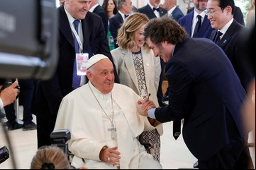 Javier Milei viaja a Roma para participar de los funerales del Papa Francisco