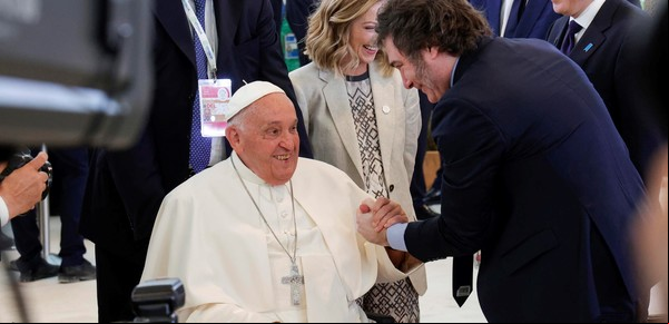 Javier Milei viaja a Roma para participar de los funerales del Papa Francisco
